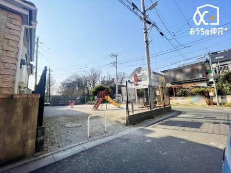 周辺環境 久米川町五丁目第1仲よし広場 徒歩10分。ベンチ・遊具（すべり台・スプリング遊具）・防火貯水槽 750m