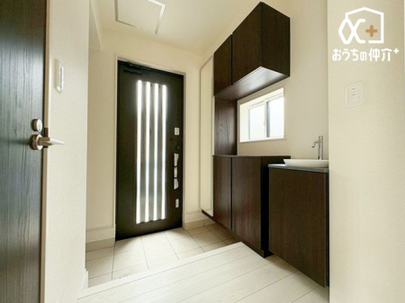 玄関 いつも気持ちよくご家族をお見送り、お出迎えできる玄関です。