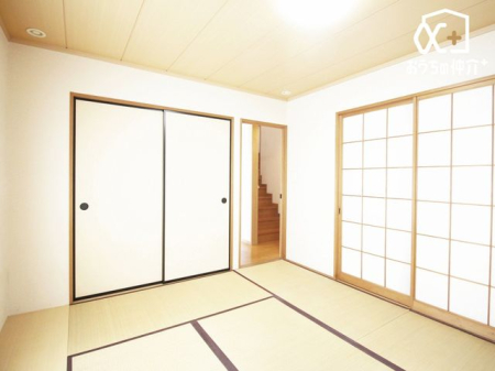 その他内観 １階の約６帖和室です。畳にゴロンと寝転んで癒しの時間を過ごせます。