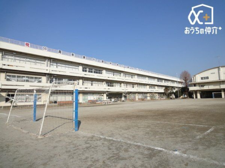 周辺環境 東久留米市立第五小学校 徒歩3分。児童数：796人(2023年現在) イオンモール付近に位置する小学校です。 240m