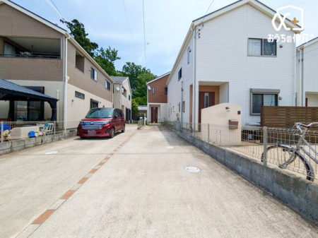 周辺環境 業務スーパー小手指店 徒歩10分。品揃え豊富なスーパーマーケットでございます。近隣の方々でいつも賑わっております。駐車場も広いです。 760m
