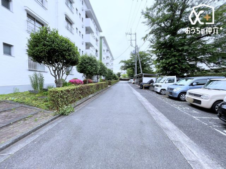 その他 緑豊かな住宅地は、通勤通学でも四季の移り変わりを感じられる環境です。