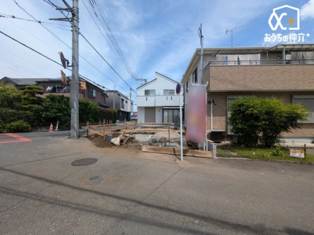 周辺環境 マミープラス 所沢青葉台店 徒歩3分。品揃え豊富なスーパーマーケットでございます。近隣の方々でいつも賑わっております。駐車場も広いです。 180m