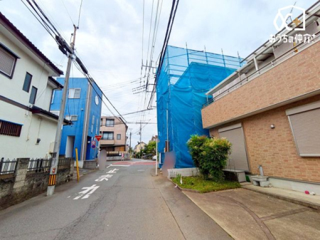 現地外観写真 ■車通りの少ない前面道路