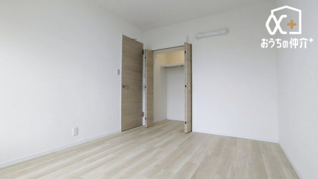 周辺環境 田無西原郵便局 徒歩12分。窓口営業時間：9:00-17:00　駐車場有(1台)、六角地蔵通り沿いに位置しています。 950m