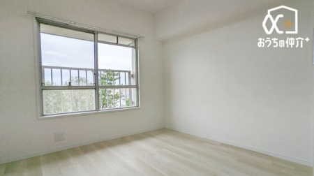 その他 「落ち着いた」「静かな」街並みのため騒音が少なく、のんびりと暮らせます。また街全体で防犯対策に積極的な住宅街も多く、子どもと一緒に住んでいる親にとっても、比較的安心して住みやすい住宅街となります。