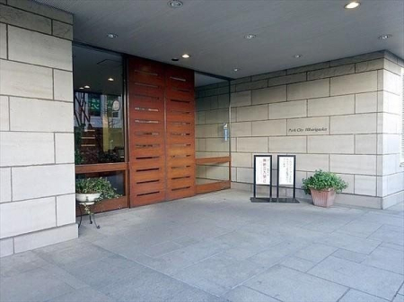 エントランス 安心のオートロック機能付きマンション！