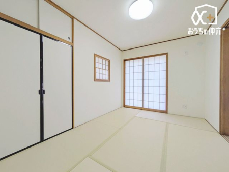 周辺環境 ドラックストアセキ　中富南店 徒歩11分。駐車場が広く行きやすい薬局でございます。取扱商品も豊富です。 820m