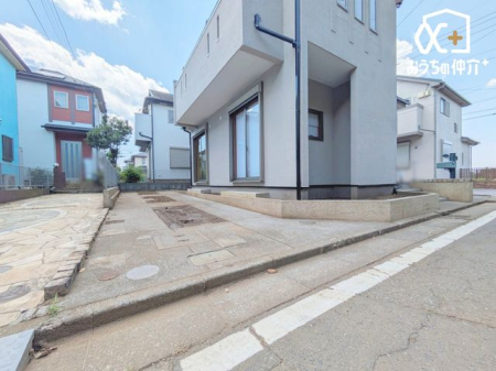 周辺環境 所沢市立中央中学校 徒歩34分。西武新宿線「航空公園駅」近くの広々とした敷地がある中学校でございます。周辺からの評判も良いです！ 2700m
