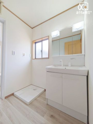 現地外観写真 周囲の騒音が少なく、家族や個人の時間を大切にできる閑静な住宅地。