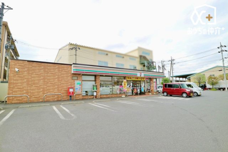 周辺環境 徒歩8分。【セブンイレブン狭山上広瀬店】営業時間：24時間　車も停めやすい便利なコンビニ。駐車場：あり 580m