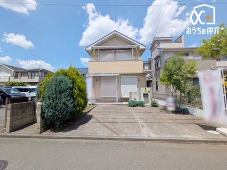 現地外観写真 周囲の騒音が少なく、家族や個人の時間を大切にできる閑静な住宅地。