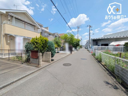 現地外観写真 穏やかな雰囲気と治安の良さが魅力の閑静な住宅街。小さなお子さまがいるご家庭にもおすすめな住環境です。