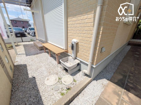 その他 南庭先、全開口部シャッター付き。外水栓付き。
