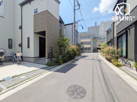 現地外観写真 自然と利便性が調和した住環境で、毎日の暮らしが心地良く感じられます。