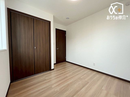 その他内観 多目的に使える洋室です。