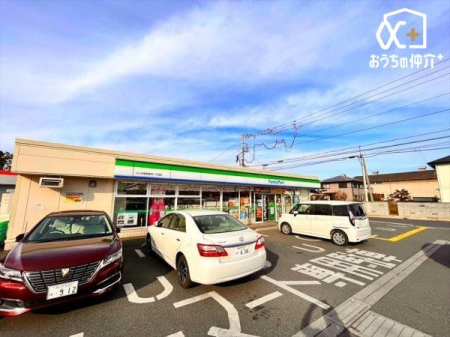 周辺環境 ファミリーマート　ふじみ野新駒林二丁目店 徒歩8分。24時間営業のコンビニエンスストア 620m