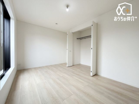 周辺環境 ファミリーマート　東村山久米川町店 徒歩5分。【営業時間】24時間営業 【駐車場】あり 330m