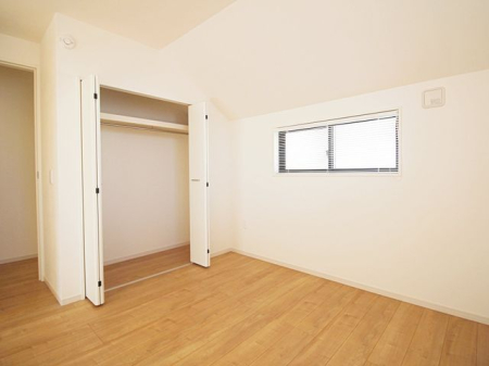 その他内観 子ども部屋におすすめの約5.2帖の洋室です。隣室と繋げて広々とした空間に。
