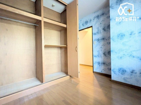 子供部屋 明るいお部屋。窓を開ければ心地良い風が通り抜けます。是非、現地で明るさ、風通し、体感してみて下さい。