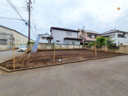 現地土地写真 ■前面道路北東5.2ｍ