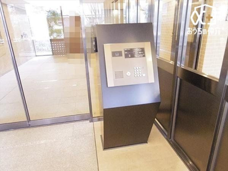 その他 オートロック付きエントランス