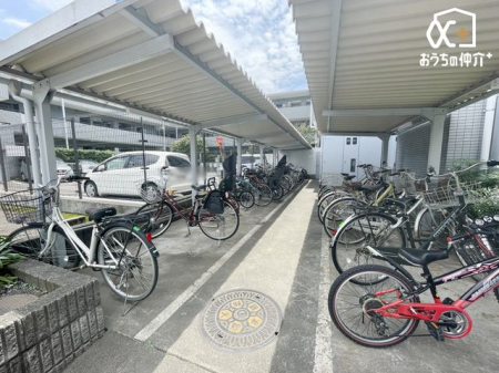 周辺環境 東村山市立久米川小学校 徒歩5分。【通学　区域】本町一丁目1から3、16から24、二丁目13から24、三丁目 久米川町 三丁目1から29、四丁目 380m