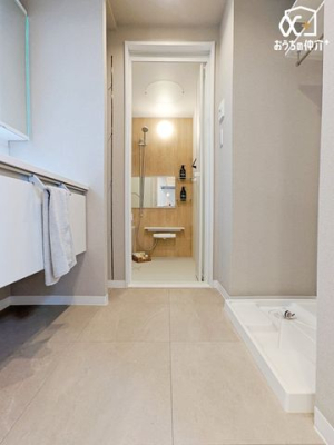 ʑEʏ ̂Ƒ݂ȂgʁEߎBZɂ͎g₷ʂŁAXeLȈ̃X^[g܂傤B