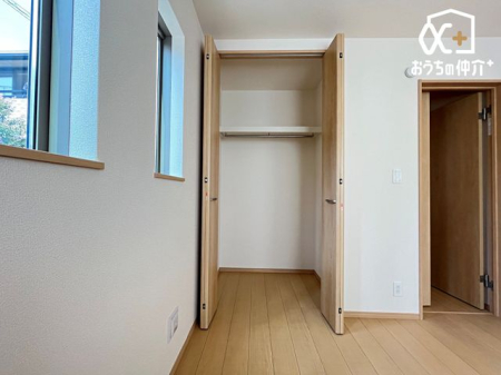 収納 洋室のクローゼットの様子。