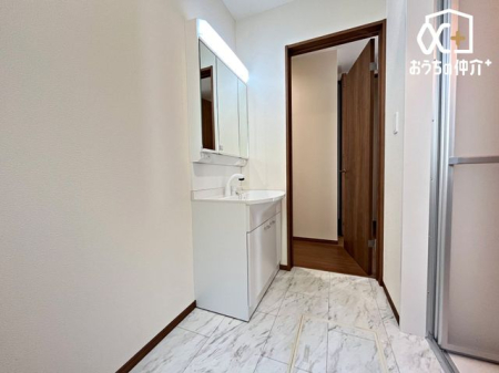 洗面台・洗面所 清潔感のある家族みんなが毎日使う洗面室。忙しい朝には使いやすい洗面で、ステキな一日のスタートをきりましょう。