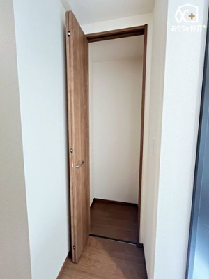  廊下にある収納スペース