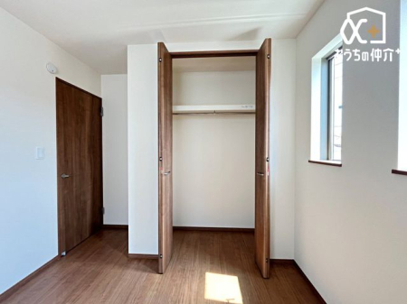 収納 洋室のクローゼットの様子。