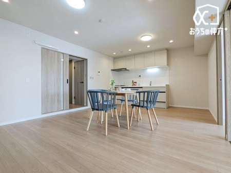 rO rO̗lqłB ƂrÓAe[u\t@uĂ]T̂郊rOłB