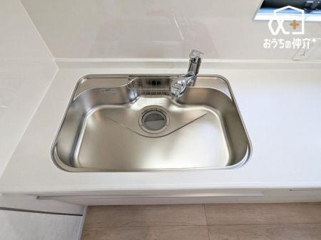 �L�b�`�� �������̂���s�J�s�J�̃X�e�����X�V���N�͍L���č�Ƃ��₷�����B�V���v���Ȑ������D��ۂŁA�����̐􂢕������K�ɂȂ肻���B���|���ȒP�����ŁA�Ǝ��̌������オ��A�L�b�`���ɗ����Ԃ����S�n�悭�Ȃ�܂��ˁB