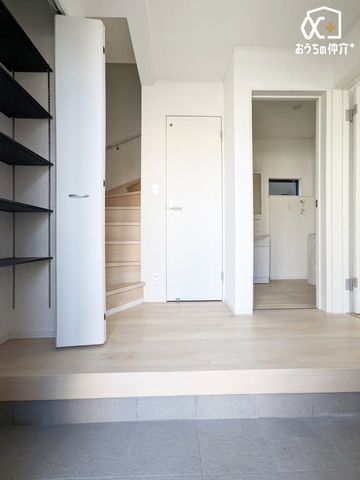 ���� �����t���̃V���[�Y�{�b�N�X�t���ł��B�C�⏬��������������[�ł���̂ŁA���ւ��X�b�L�����������̐g�x�x�����K�ɂȂ�܂��B