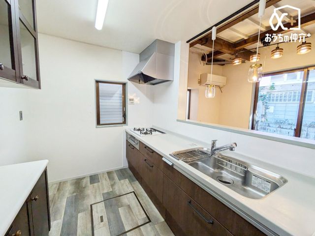 Lb` `Kitchen`gLb`炱AH̏yԂɁAZłX[YɖʂȂƂłAȒPɂłȂǁAyLb`Xy[XɎdグ܂B