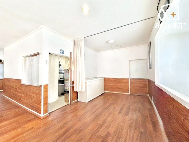 ̑ `ƐHŐS`ɂ݂ȂŐH͂߂HB̔ȂAƏΊ炪W܂܂B{摜͉ƋCGŏ摜ł茻Ƃ͈قȂꍇ܂