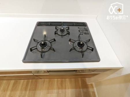 �L�b�`�� �����ɒ������ł��Ă��������͂��ǂ�3���R�����̃L�b�`���ł��B�������͖����̂��ƂȂ̂Ō����ǂ����������ł���̂͊������ł��ˁB