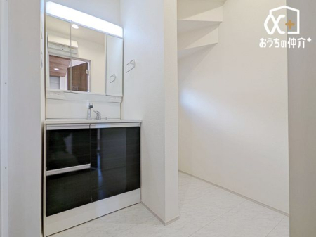 ʑEʏ ̂ʁ󁕒E߃Xy[XłBƂ̂ԂłĈւ炭炭łB