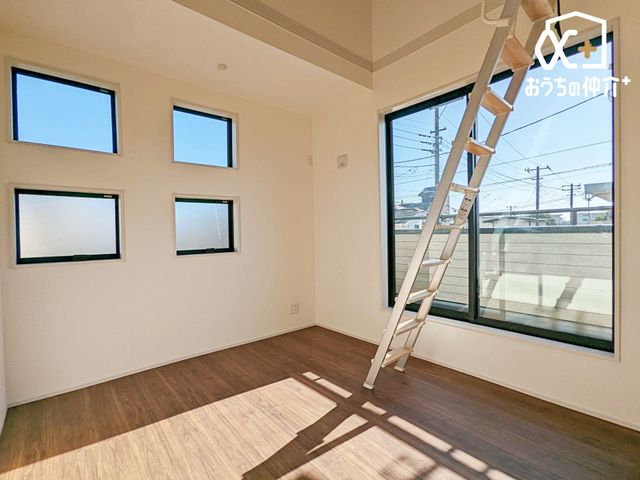 Q Qɂ߂5.33mIoRj[ɖʂ邢ŊJ܂B