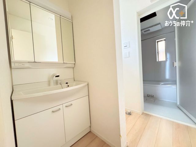 ʑEʏ `Wash room`Oʋ^Cv̐ʉϑłB̗oɂ[ł̂ŃX^CbVȋԂۂĂ܂I