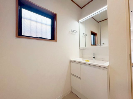 ʑEʏ ʒEߏE@u̗lqł