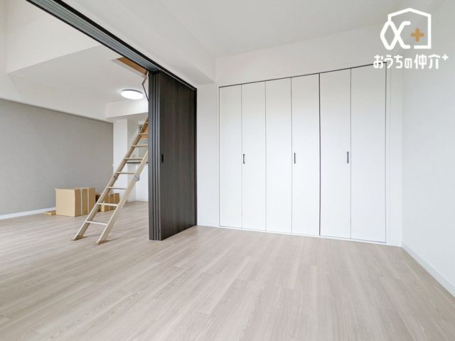 ̑ rO̗m͗qȂǂd󂵂܂B