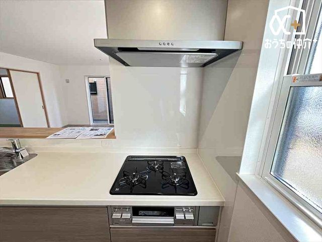 Lb` OR̗lqłBu߂Eύޓ̍ƂɏoRłB