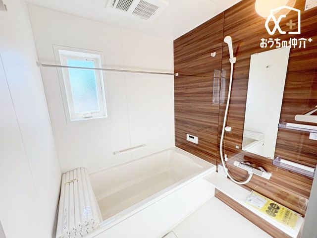  tBJV̂ɂ􂵂܂B傫ȑĂACs܂BLXƂőL΂ăbNXł܂B