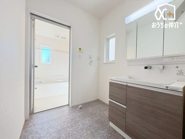 ʑEʏ y[LxȃVv[hbT[ʑzOʂ͎̋[ƂȂĂ邽߁A[ł܂ByXB@uꂩx_܂ŊKig킸ɐ󕨂܂B