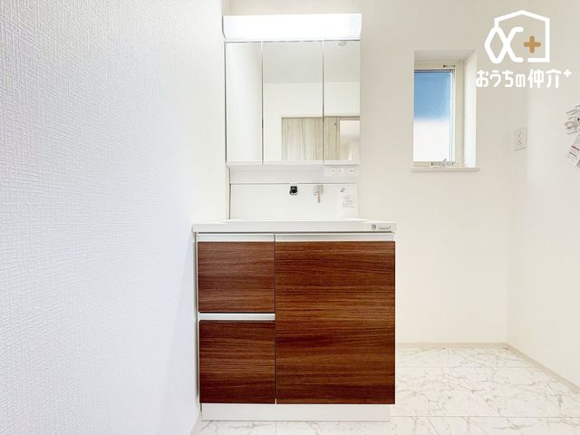 ʑEʏ ̂ʏ́AVvłȂ@\IȃfUCBL߂̃Xy[XƎ[[ĂA̐gxx₨ꂪX[Yɍs܂B