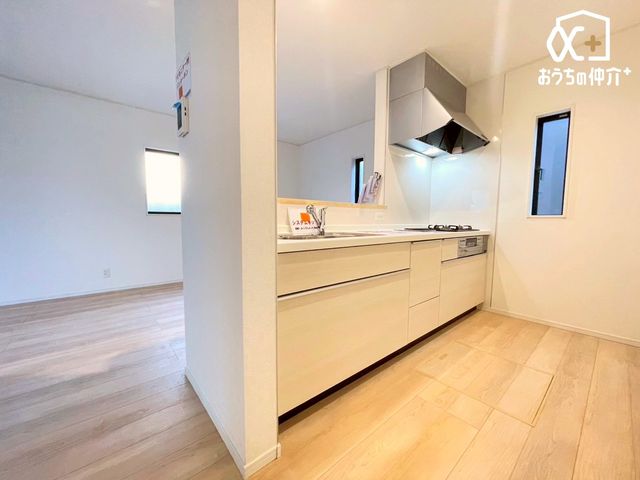 Lb` `Kitchen`gLb`炱AH̏yԂɁAZłX[YɖʂȂƂłAȒPɂłȂǁAyLb`Xy[XɎdグ܂B