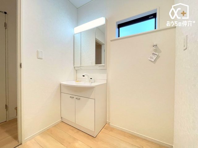 ʑEʏ `Wash room`̍Qԑтł]TĎxxłLpE_[[B[LxȂ̂ŌڂXbLƐڂł܂B