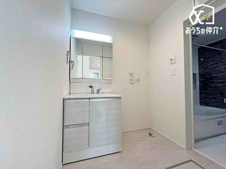 ʑEʏ ̂ʏ́AVvłȂ@\IȃfUCBL߂̃Xy[XƎ[[ĂA̐gxx₨ꂪX[Yɍs܂B